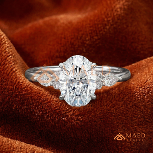 Bague en argent 925 avec moissanite taille ovale et accent feuille, bague de fiançailles élégante, bijoux de mariée pour femme, cadeau - Product Image 1