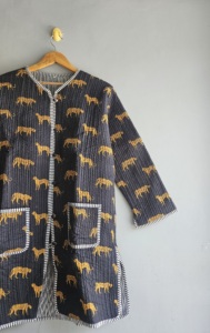 Women's Loose <b>Animal</b> Print Quilted Coat With Pockets Three Quarter Sleeve Round Neck Length Casual Style Cotton Bamboo Fiber - Product Image 3