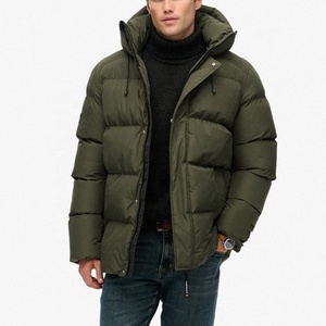 Veste d'hiver matelassée unisexe épaisse avec capuche, manteau décontracté chaud en tricot pour le printemps avec logo frontal et détails en plumes - Product Image 3