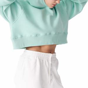 Sudadera con Capucha Personalizada para Mujer, OEM ODM, Sudadera Deportiva Corta, Fabricante de Ropa Deportiva para Mujer - Product Image 3