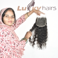 Cheveux naturels bruts 100% couleur naturelle noire, cuticules alignées, double trame, tissage brésilien, doux, avec closure frontale en dentelle, cheveux Remy ondulés indiens