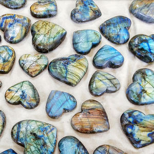 Cabujón de Labradorita en Forma de Corazón, Piedra Preciosa Natural con Reverso Plano |   Piedra Colgante de Azul Fuego Corte Flash con Envoltura de Hilo, Venta al por Mayor a Granel de África - Product Image 5