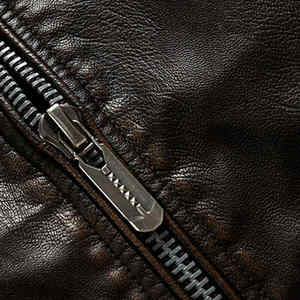 Chaqueta de Motociclista de Cuero Marrón Vintage Personalizada para Hombre, con Hombros Acolchados, Cuello Alto, Corte Ajustado, para Invierno - Product Image 5