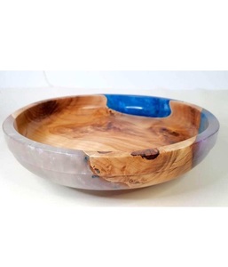 Bol à salade en bois et résine écologique fait main au design moderne, idéal pour les cadeaux alimentaires - Product Image 1