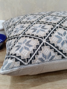 Funda de Cojín de Algodón Bordado Ecológico Vintage para Uso en el Hogar y Hoteles - Product Image 2