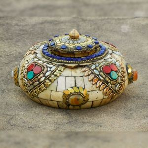 Caja de almacenamiento decorativa redonda de madera y hueso hecha a mano para joyería para sala de estar decoración del hogar y regalos - Product Image 1