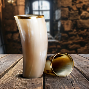 Jarra de cerveza hecha a mano de cuerno de búfalo con forma natural y diseño de brújula vikinga tallada, arte antiguo coleccionable de NEHA ENTERPRISES - Product Image 6