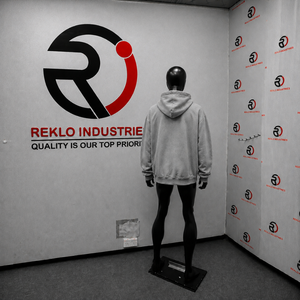 Sudadera con Capucha Oversize Gris Gótica con Diseño de Cruz Tachonada y Mangas Adornadas con Pedrería, Estilo Urbano Unisex, en Oferta - Product Image 4