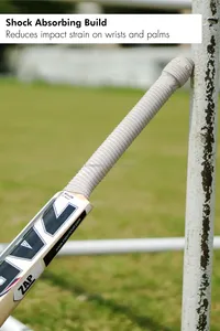 Empuñadura para Bate de Cricket con Patrón de Diamantes ZAP SPORTS - Material de Goma Premium Antideslizante, Ligero y Duradero para Uso Profesional en Partidos - Product Image 2