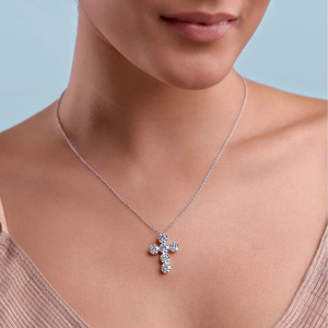 Collar con Colgante de Cruz Iluminado con Diamantes, Joyería Fina Elegante, Regalo de Fe para Mujer - Product Image 5