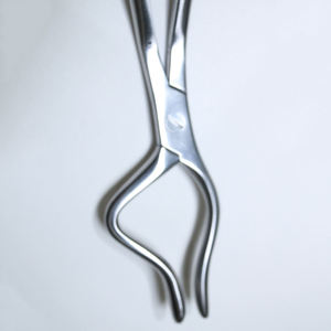 Forceps de repositionnement osseux de qualité médicale offrant une manipulation sécurisée pour les chirurgiens exerçant la gestion des fractures et la reconstruction osseuse - Product Image 3