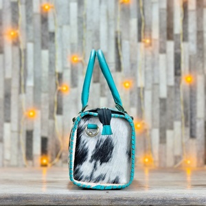 Bolso Speedy de Cuero Genuino de Lujo con Panel de Piel de Vaca, Diseño Bordado, Cierre de Cremallera Resistente, Color Verde Azulado - Product Image 4