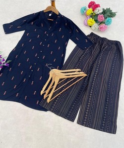 ชุดเสื้อและกางเกงผ้าเรยอนลายฟอยล์แบบใหม่ สำหรับใส่ทุกวัน ราคาขายส่ง เสื้อผ้าชาติพันธุ์ สีน้ำเงินกรมท่า - Product Image 2