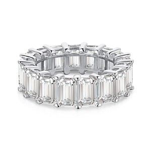 Bague en Moissanite VVS Certifiée IGI, Coupe Émeraude, Sertissage Pavé, Style Hiphop, Bijou Diamant, Bague de Fiançailles Personnalisée - Product Image 1