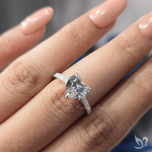 Anillo de Diamante Cultivado en Laboratorio con Corte Corazón y Banda Pavé Catedral de 2CT, Certificado IGI, Anillo de Compromiso Romántico de Oro Blanco de 10K - Product Image 4