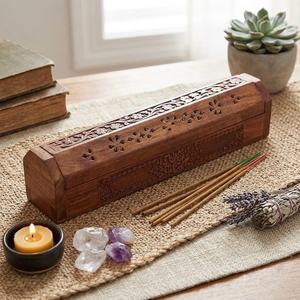 Quemador de incienso de madera hecho a mano, de madera de acacia, con diseño de luna y estrella, para meditación en el hogar. - Product Image 4