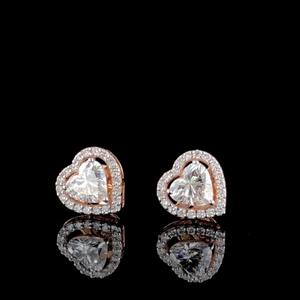 Pendientes de Diamante Cultivado en Laboratorio con Corte Corazón de 2.40ct, Oro de 14K, Certificado IGI, Regalo para Mujer para Aniversario de Bodas o Fiesta - Product Image 4