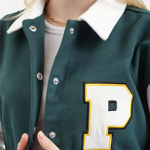 Blouson universitaire matelassé en laine de haute qualité pour femme, avec logo personnalisé, style baseball, imprimé, respirant, en coton uni, pour l'hiver - Product Image 2