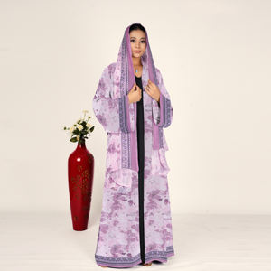 Abaya de Chifón con Estampado Botánico y Pañuelo Coordinado para la Cabeza, Diseño Abierto por Delante con Mangas Fluidas, Atuendo Islámico Modesto para Mujer - Product Image 2