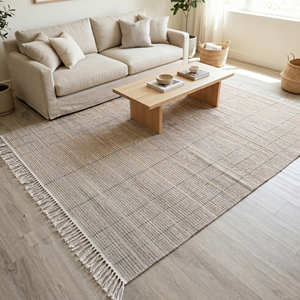 Tapis en coton tissé plat texturé naturel avec franges pour salon, intérieurs scandinaves et Japandi - Product Image 1