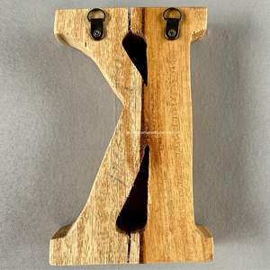 Letras y Números del Alfabeto Hechos a Mano con Madera de Barco Reciclada en Color Natural para Letreros, Decoración del Hogar o Venta al por Mayor para Tiendas - Product Image 6