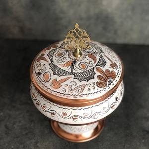 Couvercle de sucrier de haute qualité blanc et plaqué cuivre, pot à bonbons sur piédestal à motifs floraux peints à la main, collection de vaisselle haut de gamme, cadeau - Product Image 3