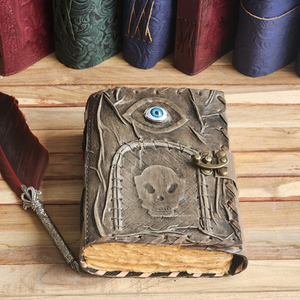 Diario gótico de cuero, cuaderno de hechizos hecho a mano con diseño de ojo y esqueleto, Grimorio de ojo turco, diario de Halloween inspirado en Hocus Pocus - Product Image 4