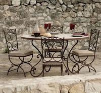 Ensemble de meubles de jardin en fer forgé de style européen traditionnel, table et 4 chaises avec coussins, meubles d'extérieur KHP
