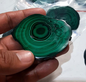Pierre précieuse de tranche de la malachite 15 mm de sculpture faite à la main pour la fabrication de bijoux - Product Image 2