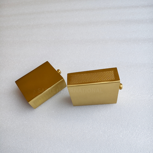 Funda de Caja de Cerillas Moderna Personalizada de Latón Dorado, Funda de Cerillas de Metal de Lujo con Logotipo Grabado, Duradera, Resistente al Agua y Ecológica - Product Image 2