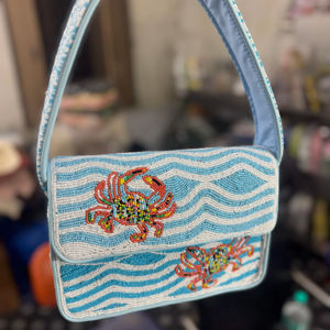 Bolso de flores con cuentas y bordado de semillas, cartera de cuentas artesanal con diseño único hecho a mano. - Product Image 2