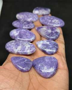 Lapidolite naturelle lisse de couleurs mélangées, cabochon fait main, pierre précieuse en vrac aux vertus curatives étonnantes, formes variées, certifiée par une tierce partie N - Product Image 2