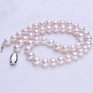 Collier de perles d'eau douce Tilian 9-10 mm, élégant et raffiné, avec un cercle parfait, forte brillance, légers défauts, fourni - Product Image 3