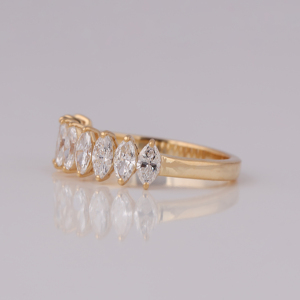 Anillo de Boda con 2 Diamantes Cultivados en Laboratorio con Corte Marquise, Oro Sólido de 14K, Anillo de Media Eternidad Minimalista para Aniversario - Product Image 3