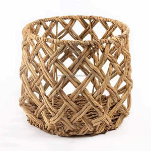 Versatile <b>wicker</b> storage <b>basket</b> for home organization and retail display suitable for wholesale buyers from Vietnam - Product Image 6