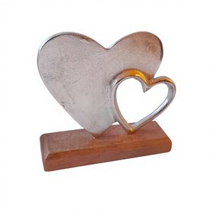 Nouvelle Collection Vintage : Ornement Cœur Argenté de Haute Qualité, Base Métallique Cœur Ouvert Solide, Artisanat Rustique Écologique pour Décoration Intérieure - Product Image 1