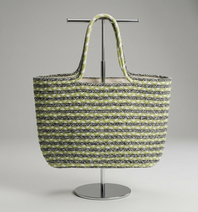 Bolso tote de cuerda trenzada negra y verde oliva hecho a mano con asas resistentes, ideal para compras ecológicas, recados diarios y viajes a la playa. - Product Image 1