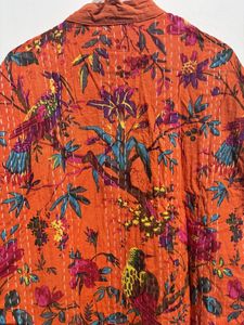 Hermosa Túnica Kantha Hecha a Mano con Estampado de Aves, Túnica Larga de Algodón Acolchado Kantha, Chaqueta de Invierno para Mujer, Vestido para la Playa - Product Image 4