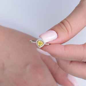 แหวนแซฟไฟร์สีเหลืองรูปหัวใจประดับเพชร ของขวัญสำหรับเธอ คริสต์มาส วันครบรอบ คำสัญญา เครื่องประดับชั้นดี - Product Image 6