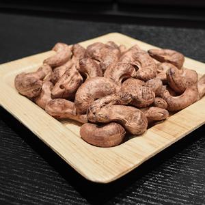 Noix de cajou de qualité supérieure, grillées et salées, grade W320, d'Afrique, pour les acheteurs en gros, prix compétitif, avec possibilité de fabrication OEM/ODM - Product Image 1