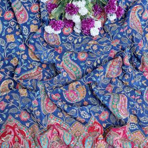 Magnifique tissu crêpe léger bleu roi à motif cachemire paon Daman de 54 pouces avec accent de sequins scintillants, confectionné sur mesure, ethnique indien - Product Image 5