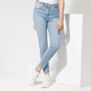 Pantalon en jean large et ajusté sur mesure pour femme, style décontracté, délavé, idéal pour le sport, avec devant plat - Product Image 1