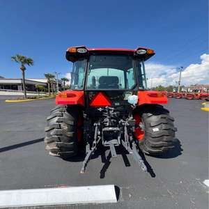 Tractor Kubota M7060 asequible para preparación de campos agrícolas, siembra, labranza y cosecha de alto rendimiento - Product Image 4