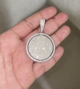 จี้ทรงกลมแบบ Iced Out ชุบเงิน โลหะผสมประดับเพชรโมอิสซาไนต์ทรงกลม VVS สไตล์ฮิปฮอป ของขวัญเครื่องประดับสำหรับทุกเพศ - Product Image 2