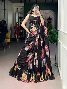 Conjunto de lehenga de tela de gasa con estampado floral de diseñador y detalles de encaje, blusa sin coser y elegante dupatta. - Product Image 6