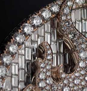 Colgante con diseño de círculo de llamas y figuras humanas 3D, estilo Hip Hop, para hombre, con incrustaciones de moissanita certificada, en plata bañada en rodio - Product Image 2