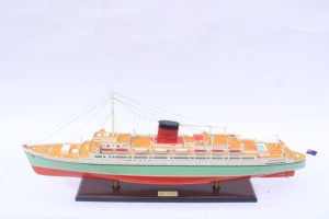 Modèle de paquebot en bois RMS Caronia fait main - Réplique historique à l'échelle du navire de croisière Cunard pour la décoration de la maison ou du bureau - Product Image 4