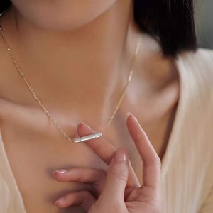 Collier polyvalent en argent 925 de style baroque avec perle d'eau douce naturelle, design simple et style cool, chaînes fines par Ins - Product Image 4