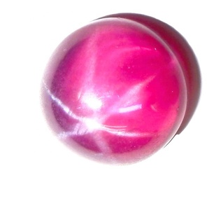 Rubis étoilé transparent rond 12x12 mm 11 carats, cabochon poli créé en laboratoire avec effet étoile à 6 branches pour la fabrication de bijoux - Product Image 1