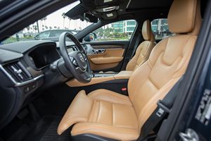 Auto Usata in Ottime Condizioni 2022 <span class=keywords><strong>Volvo</strong></span> V90 <span class=keywords><strong>Cross</strong></span> <span class=keywords><strong>Country</strong></span> B6 AWD Wagon Pronta per la Spedizione in Tutto il Mondo - Product Image 5